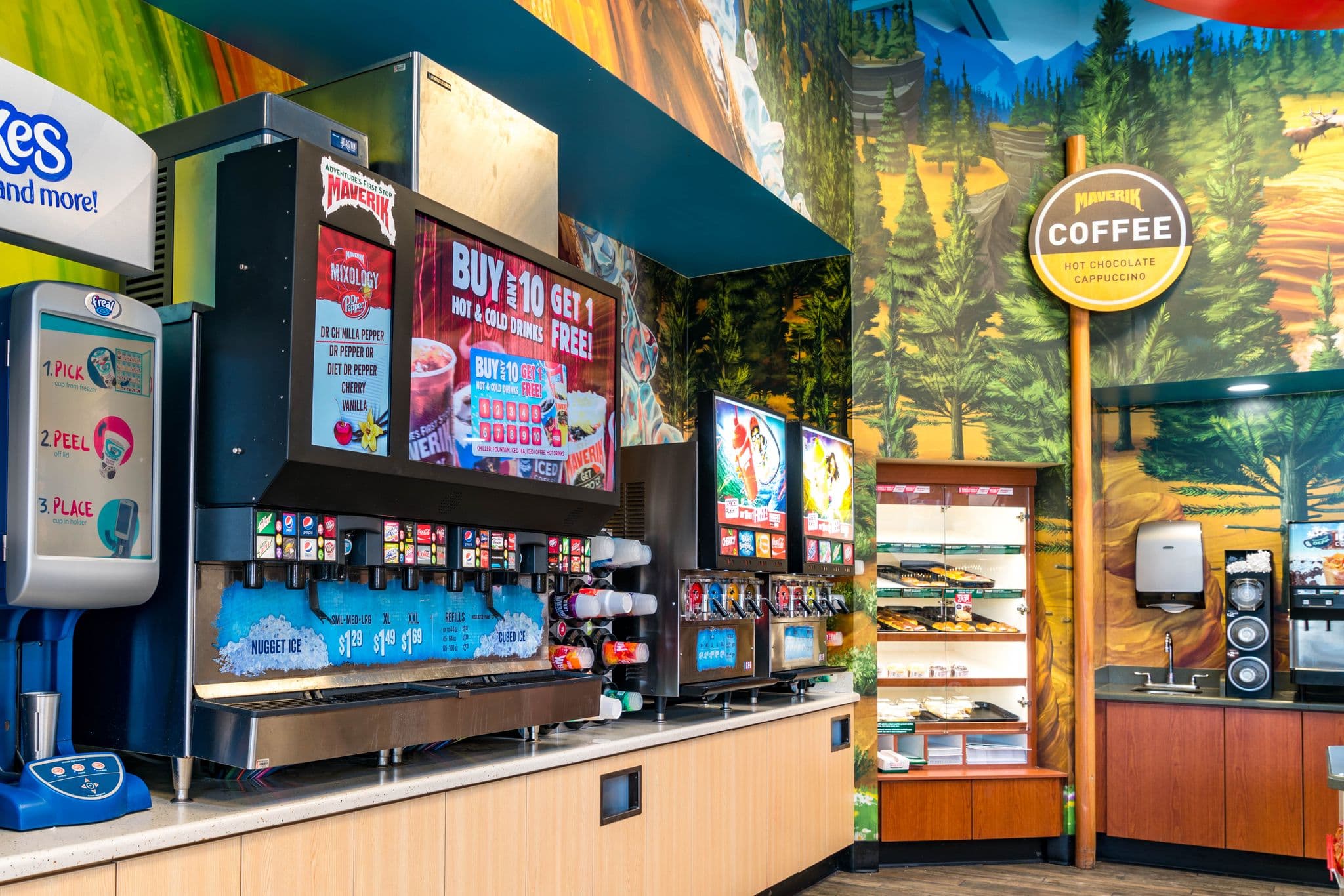 Grocery aisle display experience with in-store screens