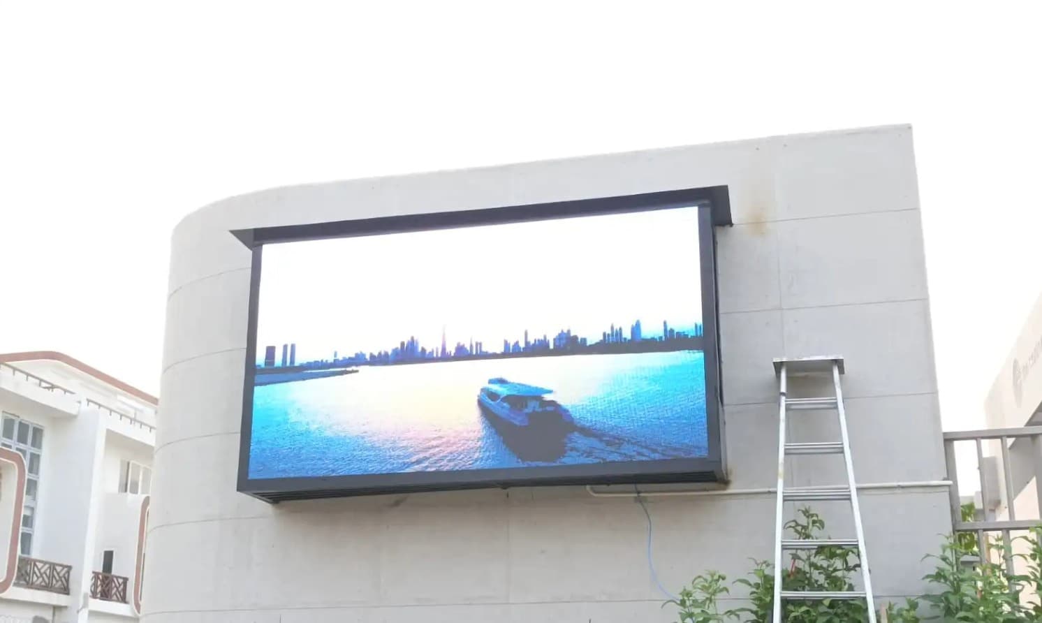 Tucson LED Displays for Outdoor Spaces: Sun-Bright Tech That Lasts