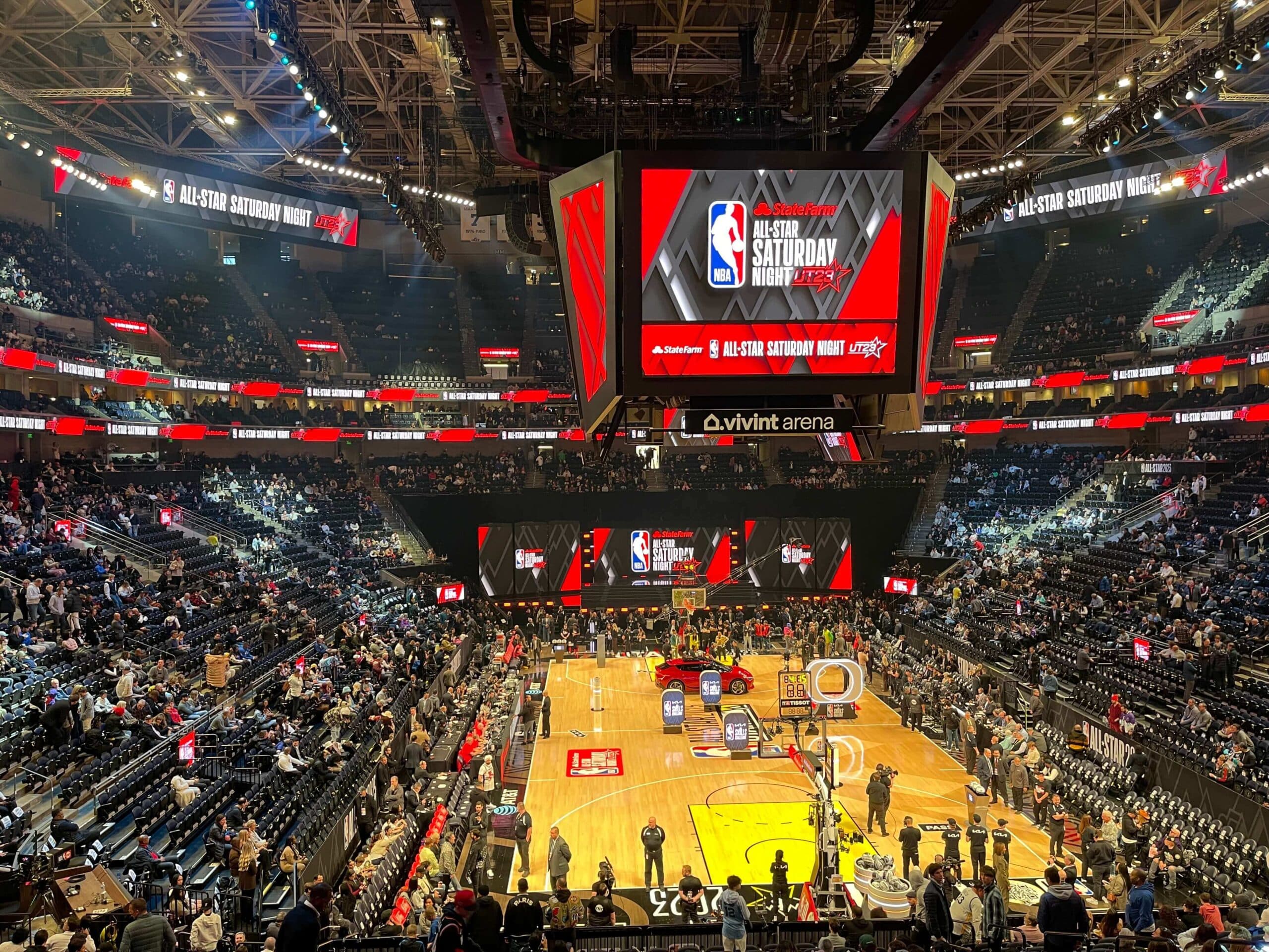 Ice arena with integrated digital board systems
